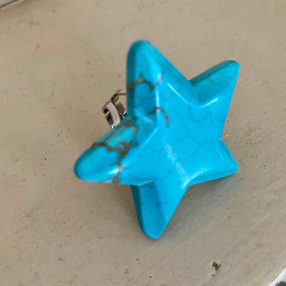 REALLY BIG FAUX TURQUOISE STAR RING NEW, NEVER WORN, AND ADJUSTABLE